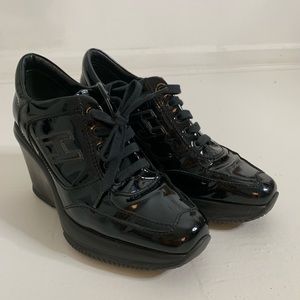 Hogan Tod’s black patent wedges sz 36 / US 6
